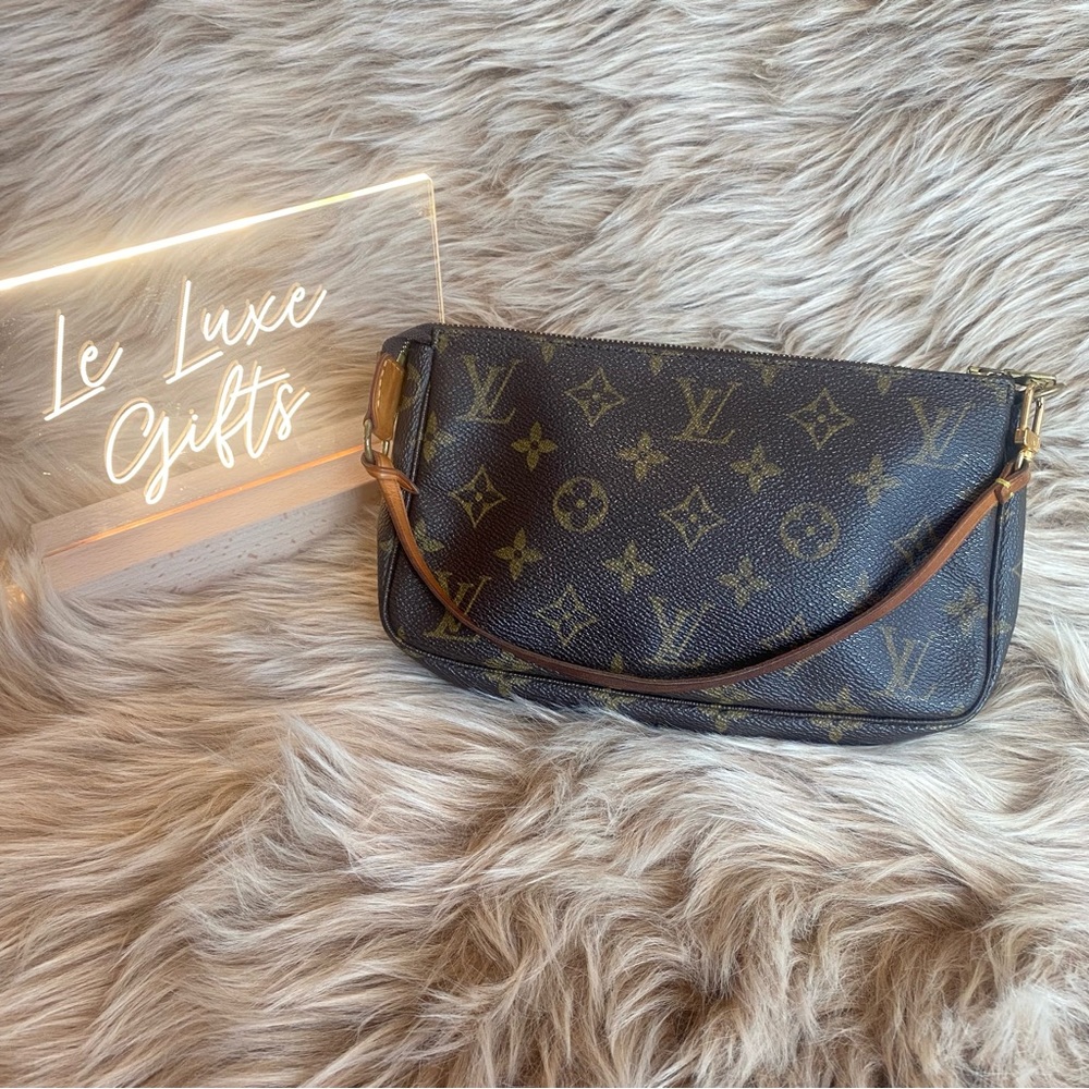Louis Vuitton Pochette Accessories